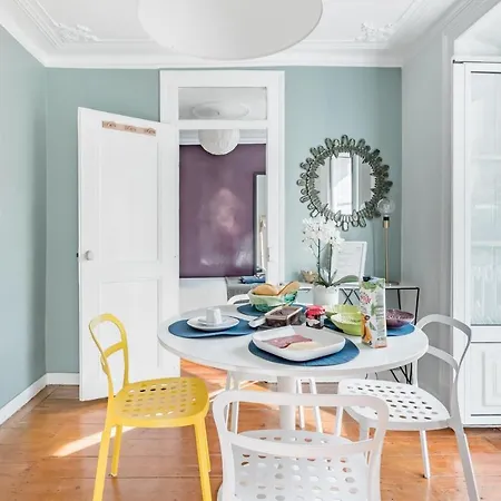 Avenida Da Liberdade Area, Bright And Newly Renovated 2 Bedroom Apartment, Historical Center Lisboa