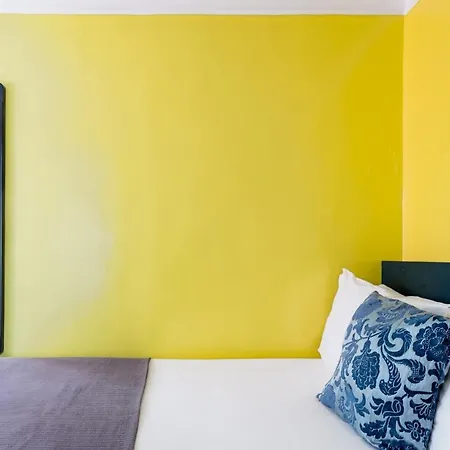 Avenida Da Liberdade Area, Bright And Newly Renovated 2 Bedroom Apartment, Historical Center 公寓 Lisboa