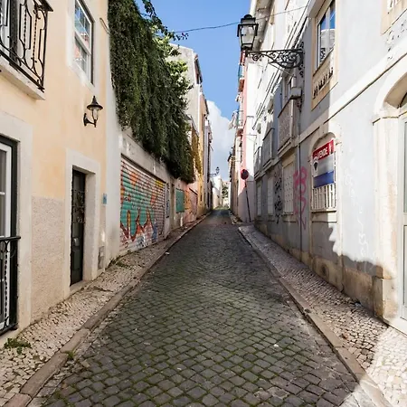 Апартаменти Avenida Da Liberdade Area, Bright And Newly Renovated 2 Bedroom Apartment, Historical Center
