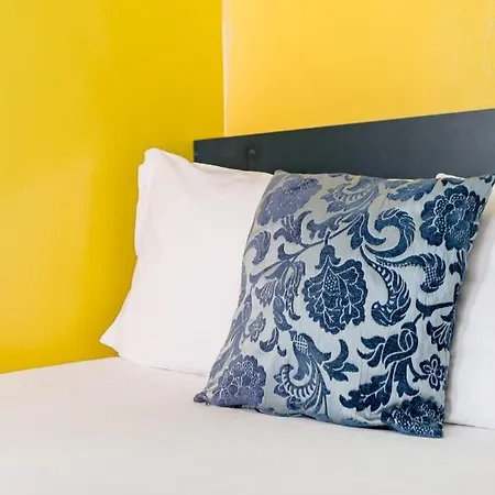 Apartman Avenida Da Liberdade Area, Bright And Newly Renovated 2 Bedroom Apartment, Historical Center Lisboa