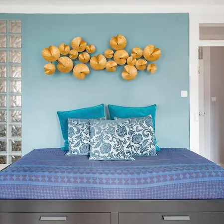 Avenida Da Liberdade Area, Bright And Newly Renovated 2 Bedroom Apartment, Historical Center *