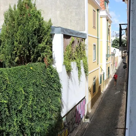 Avenida Da Liberdade Area, Bright And Newly Renovated 2 Bedroom Apartment, Historical Center Апартаменти *