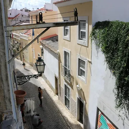 Апартаменти Avenida Da Liberdade Area, Bright And Newly Renovated 2 Bedroom Apartment, Historical Center