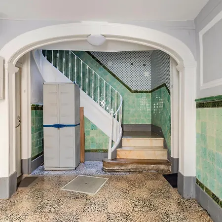 Avenida Da Liberdade Area, Bright And Newly Renovated 2 Bedroom Apartment, Historical Center